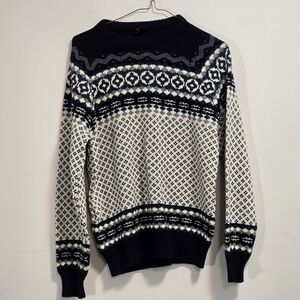 Keynote Knit Navy and White Patterned Crew Neck Sweater